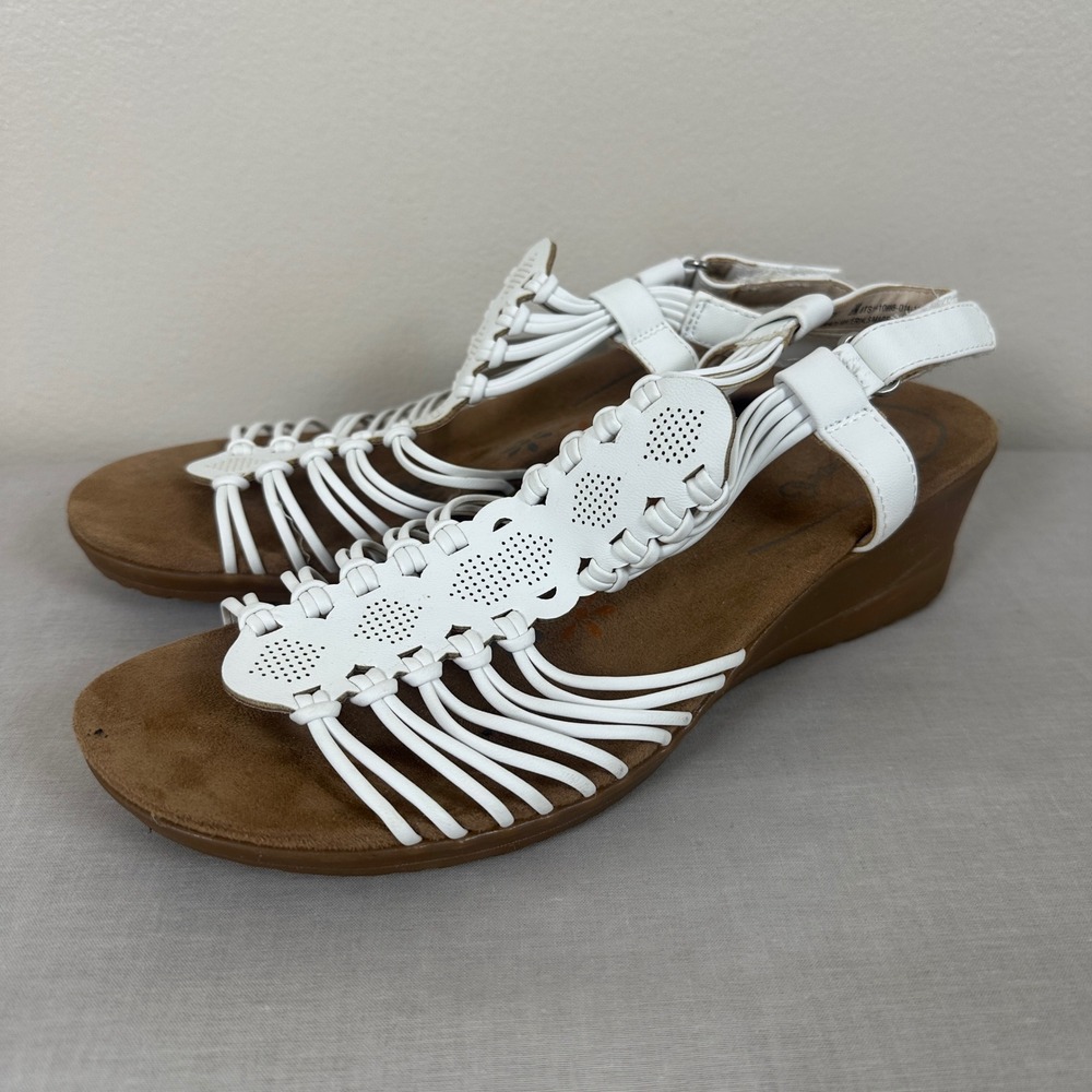 Baretraps Women's 9 Wedge Sandals White Trudy Laser Cut Strappy Casual Classic - Picture 2 of 8